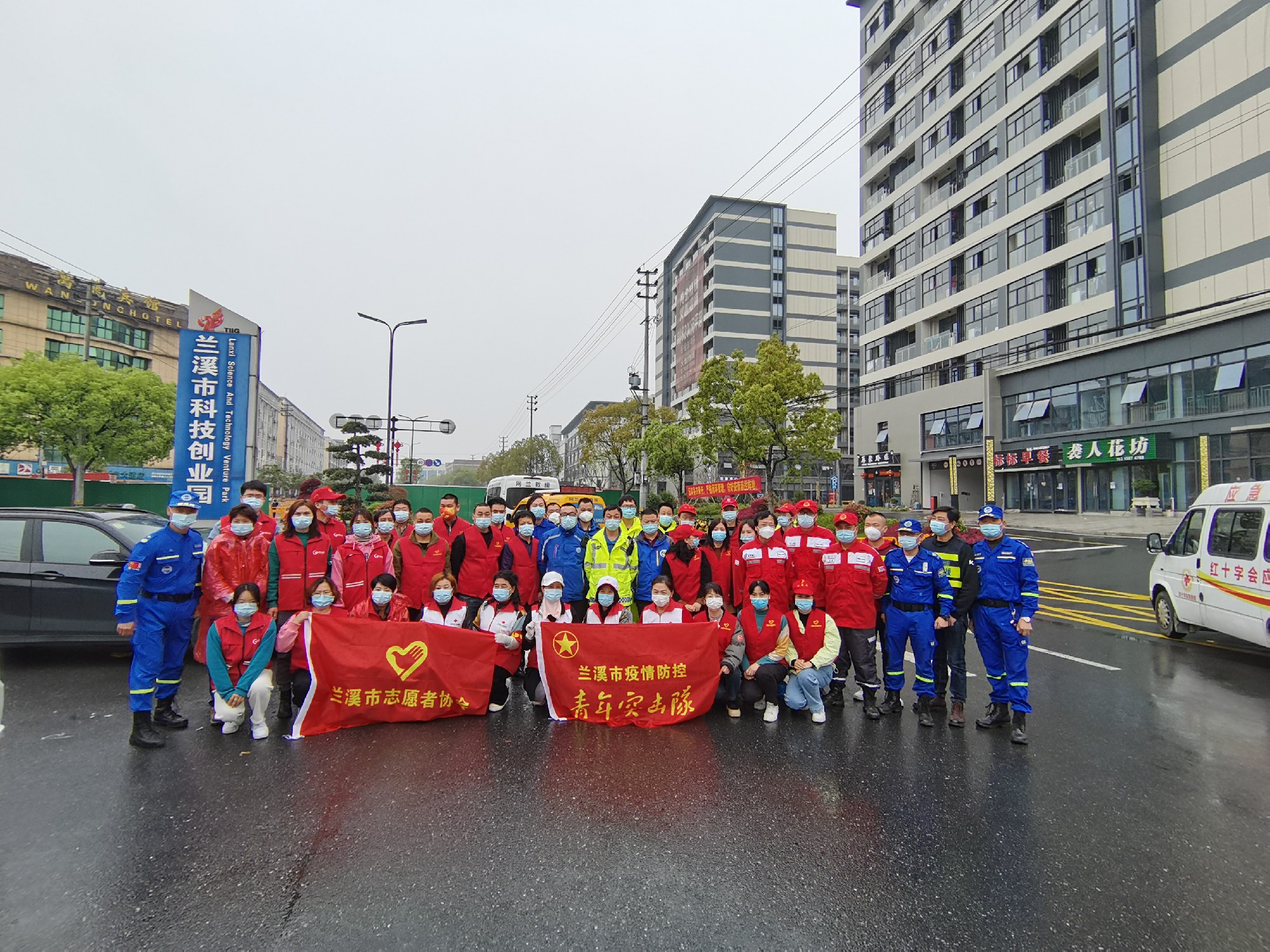 范小锋：公益之路，笃定前行 (2)~1.jpg