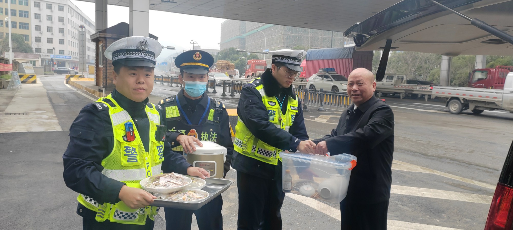 “真情公益”塑造向善的社会良俗 (1)~1.jpg